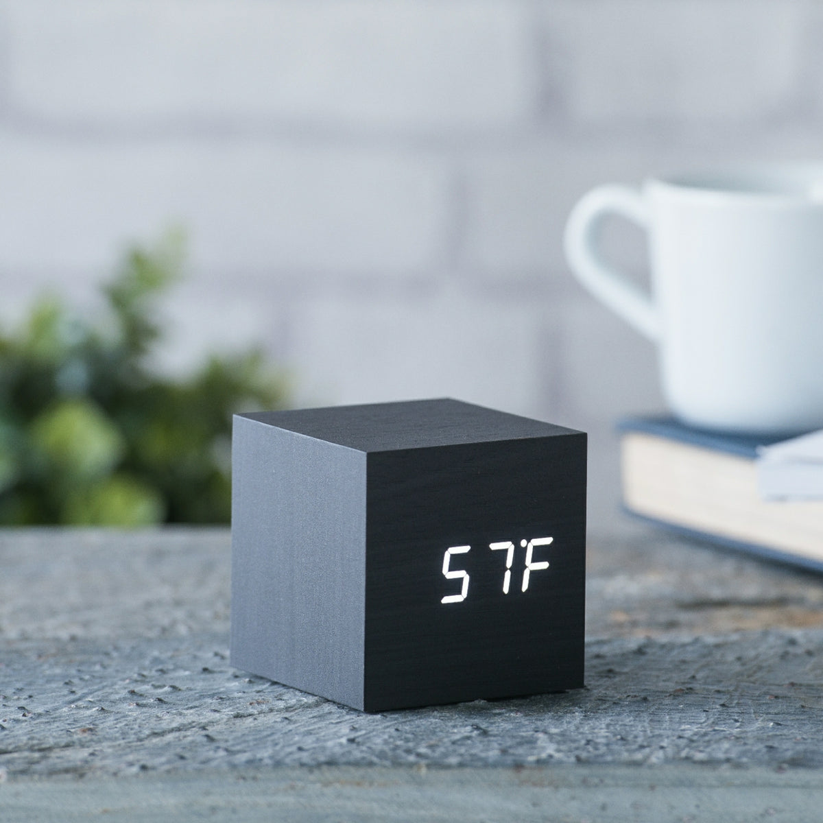 Budzik Wooden Cube Click – Czarny / Biały LED