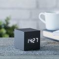 Budzik Wooden Cube Click – Czarny / Biały LED