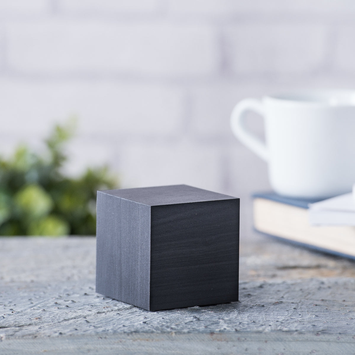 Budzik Wooden Cube Click – Czarny / Biały LED
