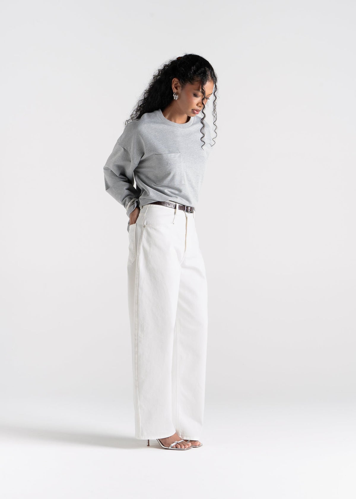Jeansy Ava Mid-Waist Barrel - White