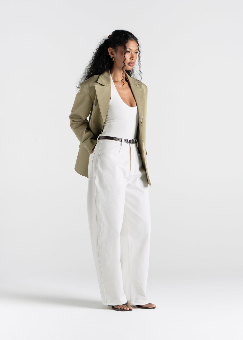 Jeansy Ava Mid-Waist Barrel - White