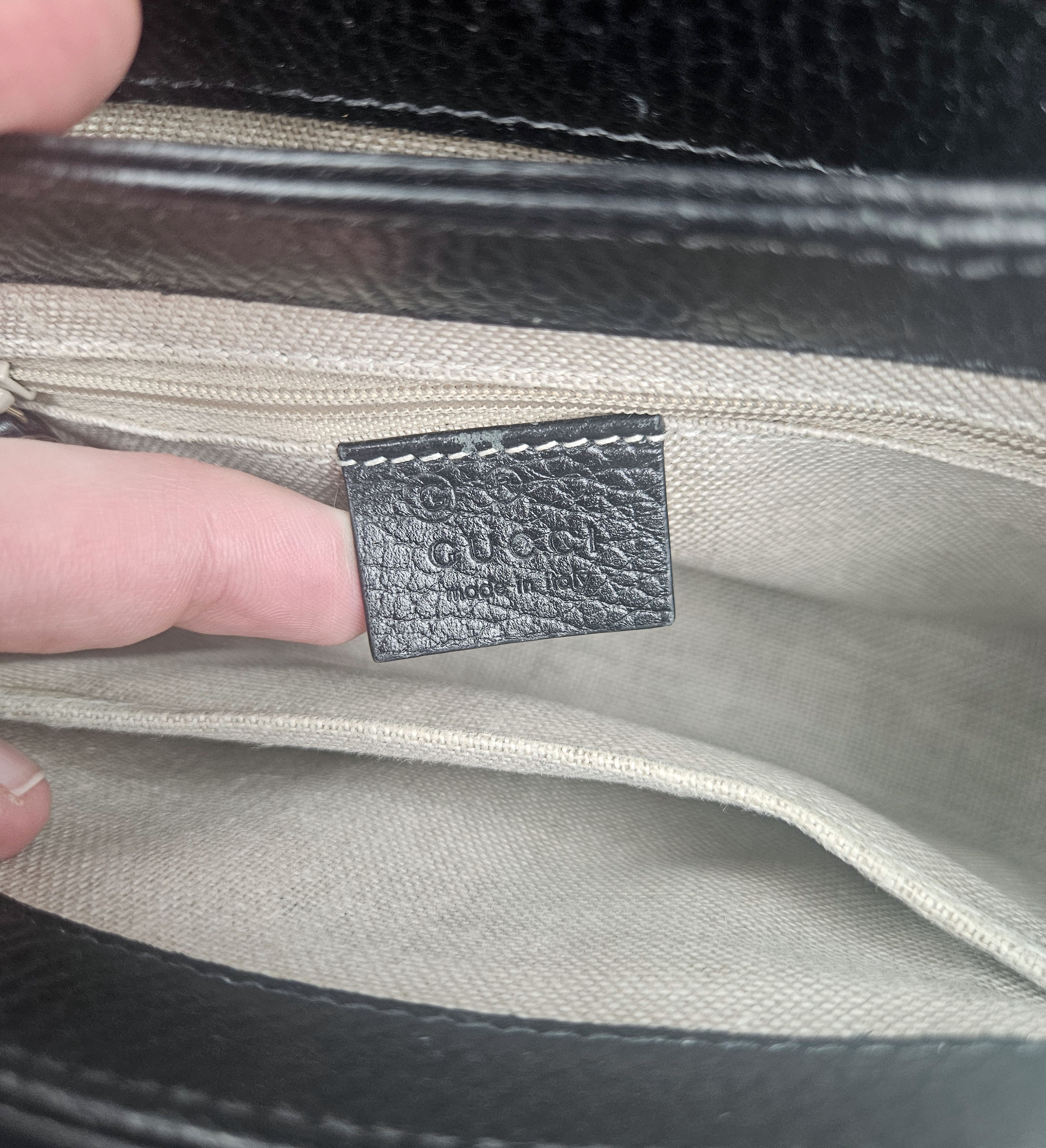 Sac Gucci Interlocking Mini Cuir Grainé Noir Chaîne Champagne