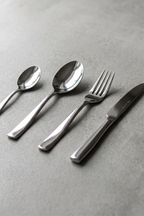 24 Piece Cutlery Set - Stainless Steel - Polished Mirror Finish Stainless Steel