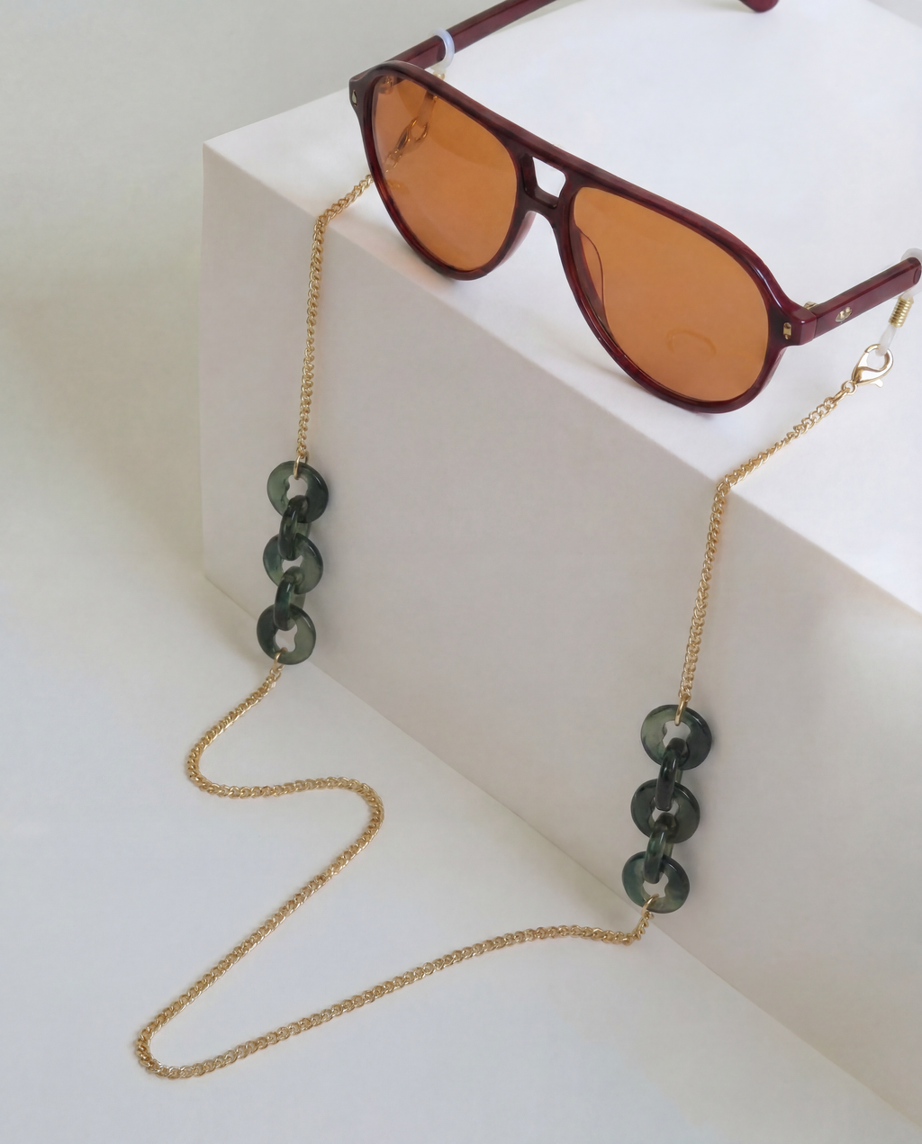 Cadena Fina Con Eslabones Verdes