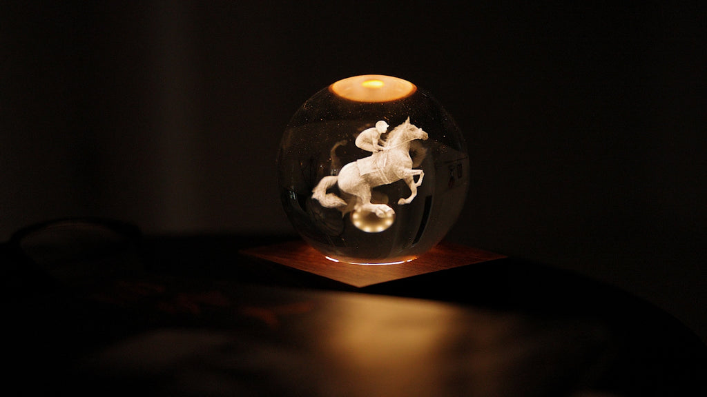 Lampka Amber Crystal – Wyścigi konne