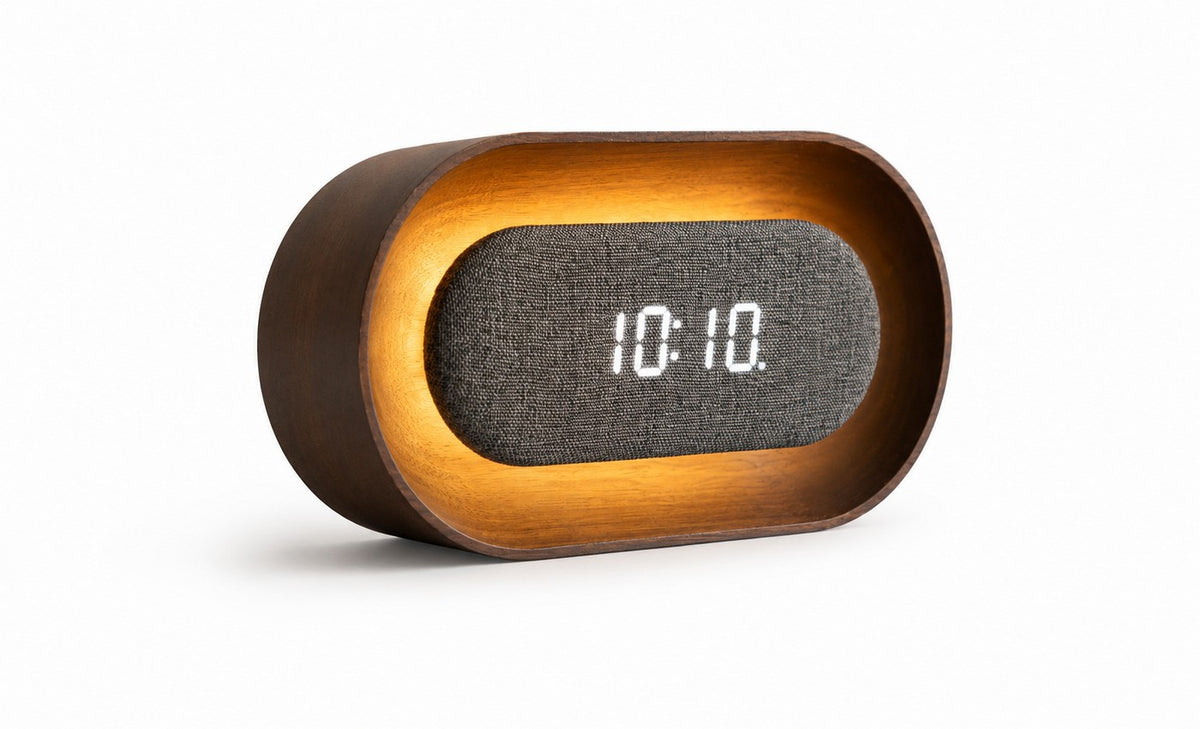 Gingko Design – Lumos Uhr - Oval Walnuss, ovaler digitaler Wecker aus braunem Holz mit Zeitanzeige