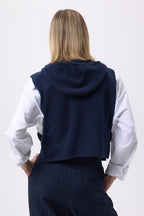 Kapuzen-Plastron mit goldenen Knöpfen Halo – Dunkelblau – Damen