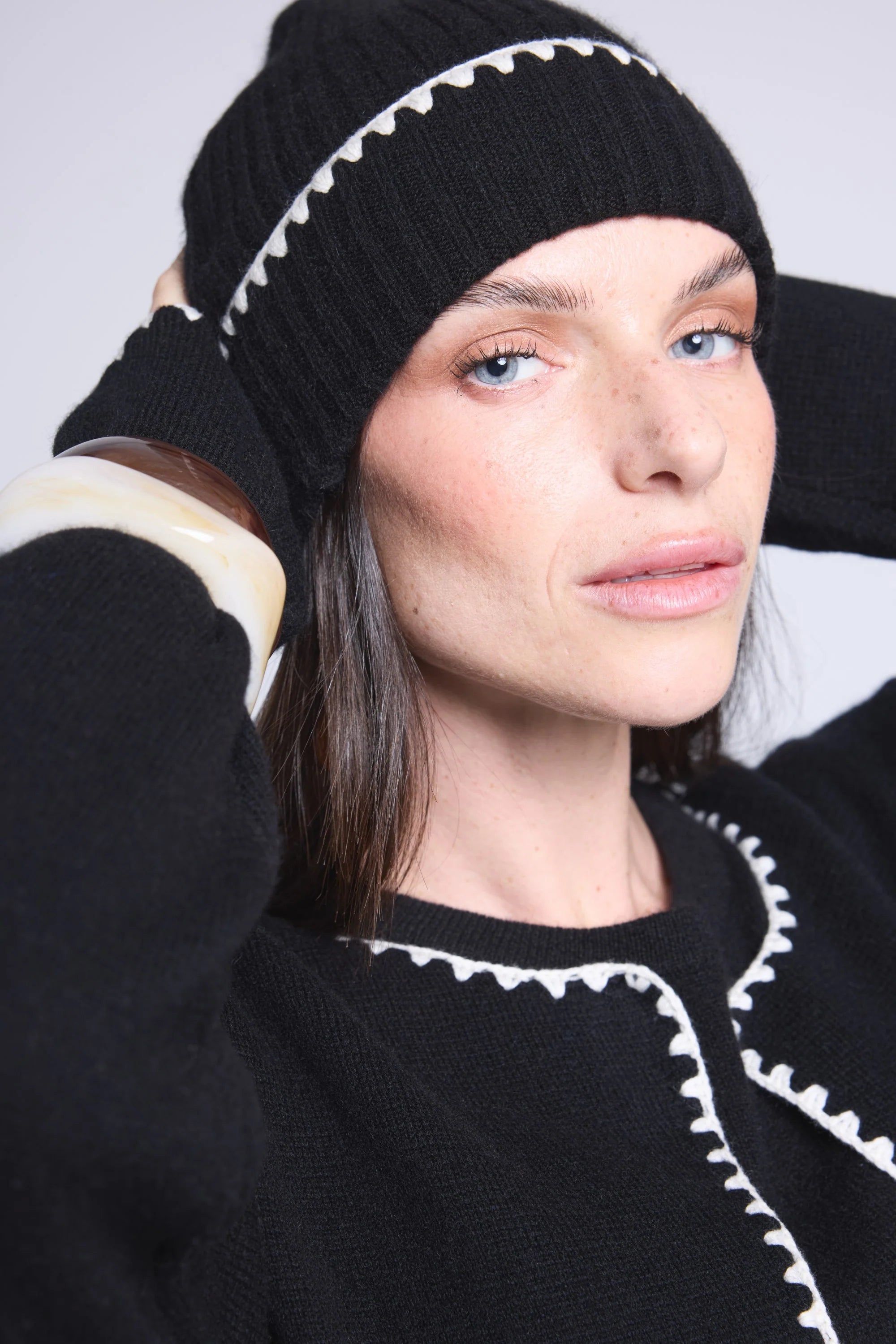 Gorro unisex con pespuntes Hat - negro blanco - mixto