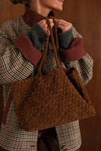 Bolso Maxi Ante Trenzado Camel