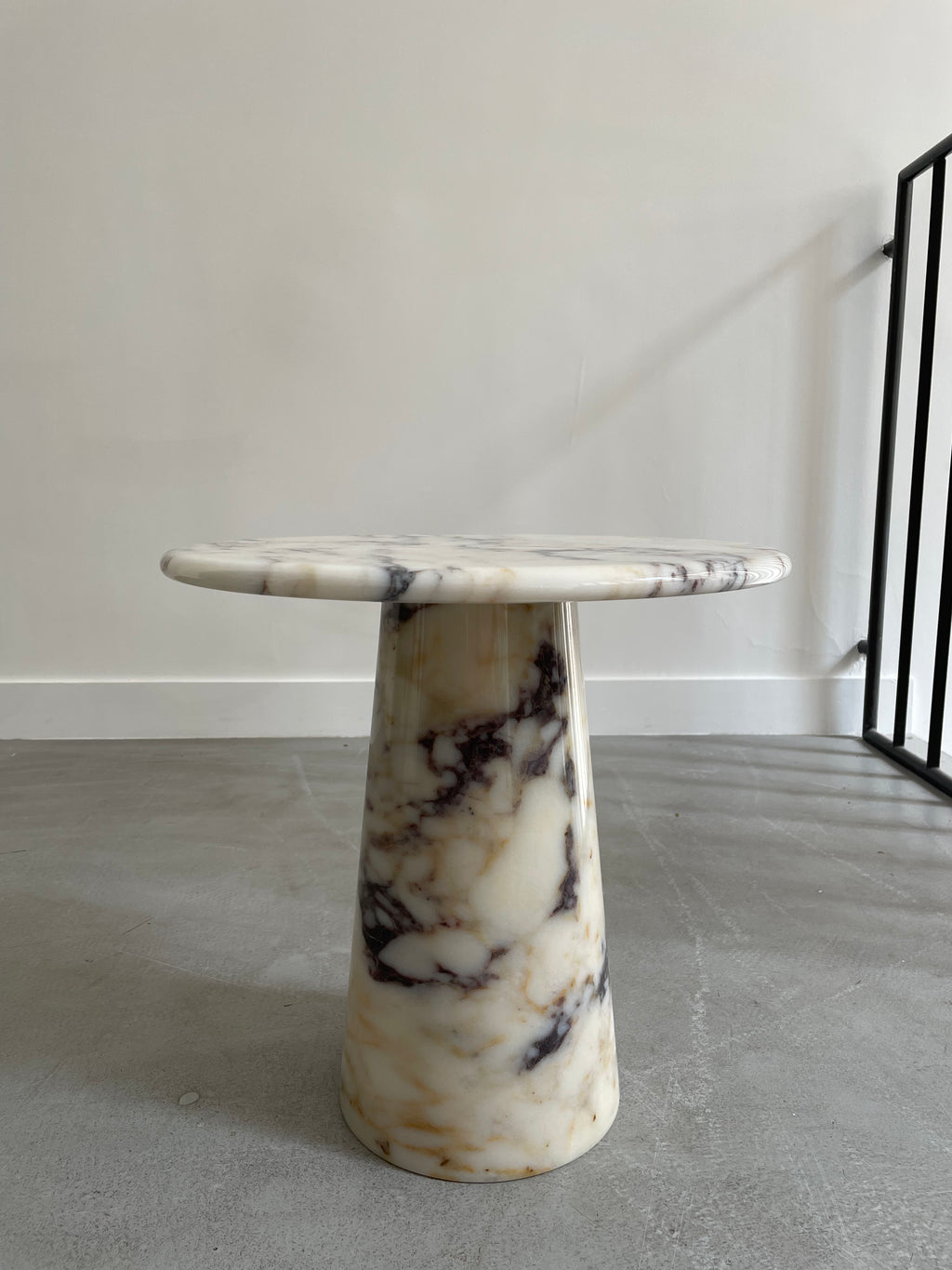 Mesa Auxiliar De Mármol Calacatta Viola