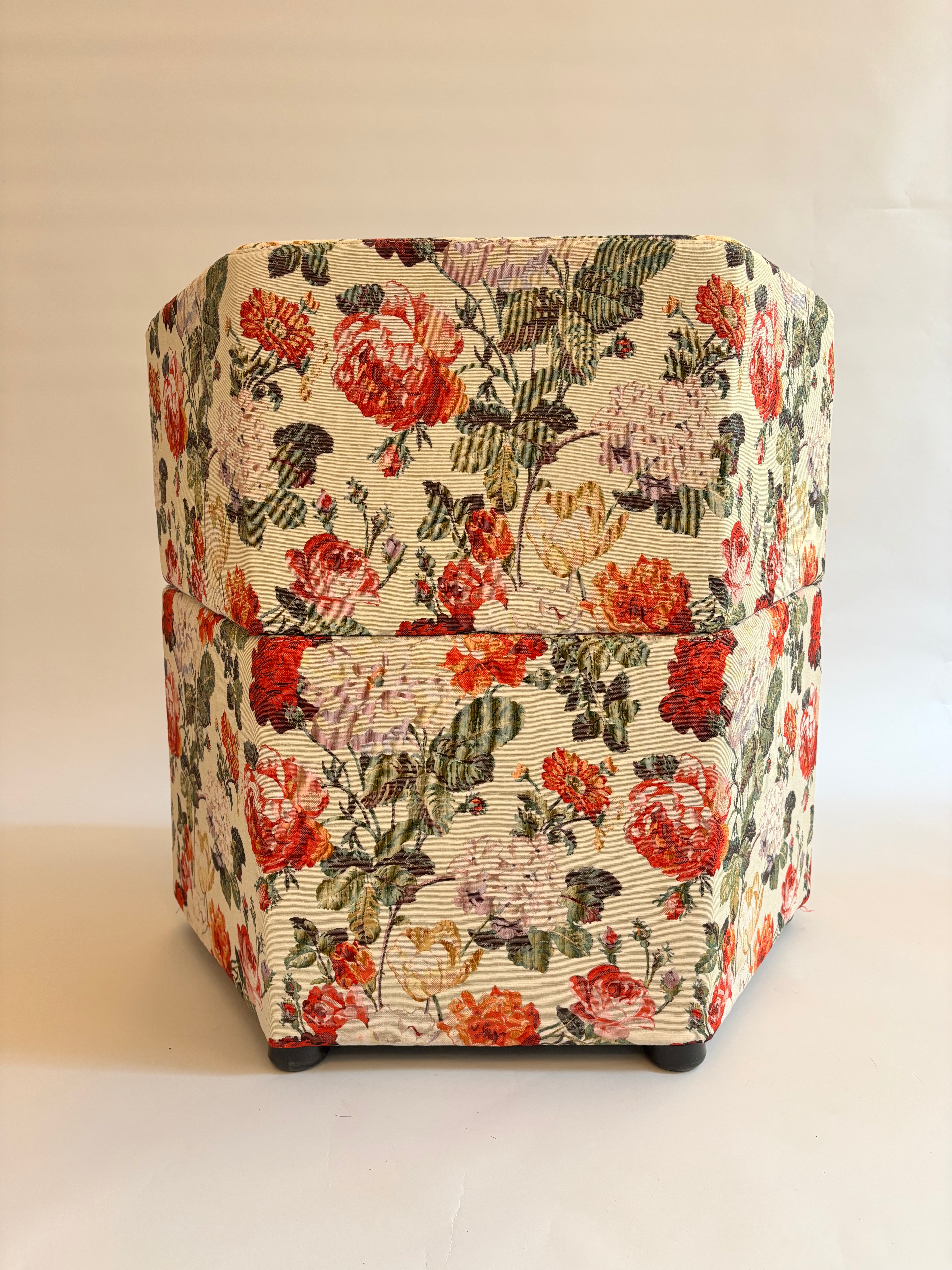 Sillón gráfico floral vintage