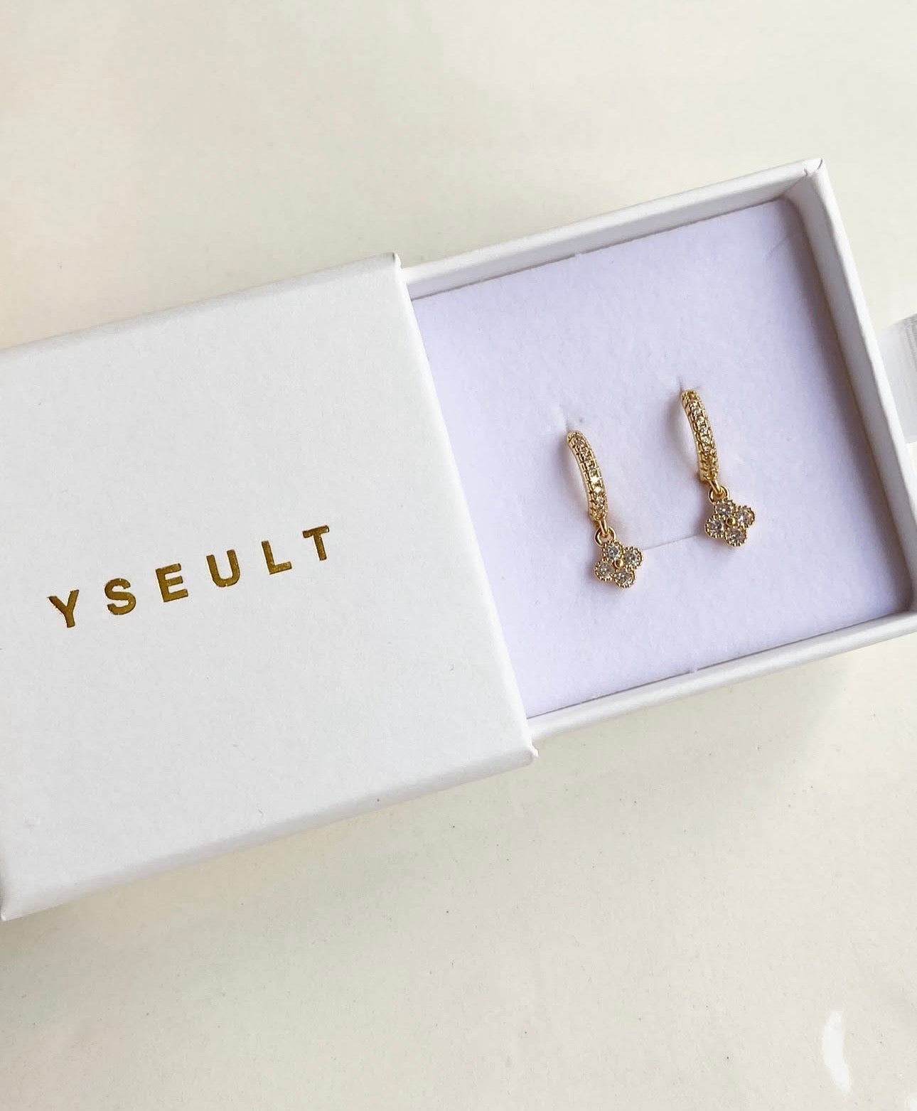 Victoire Hoop Earrings