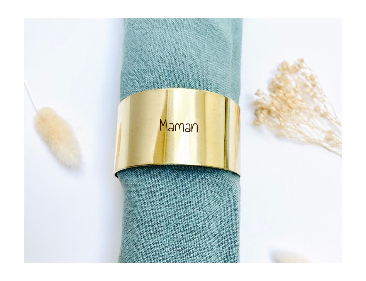 Anillo de servilleta de latón personalizado