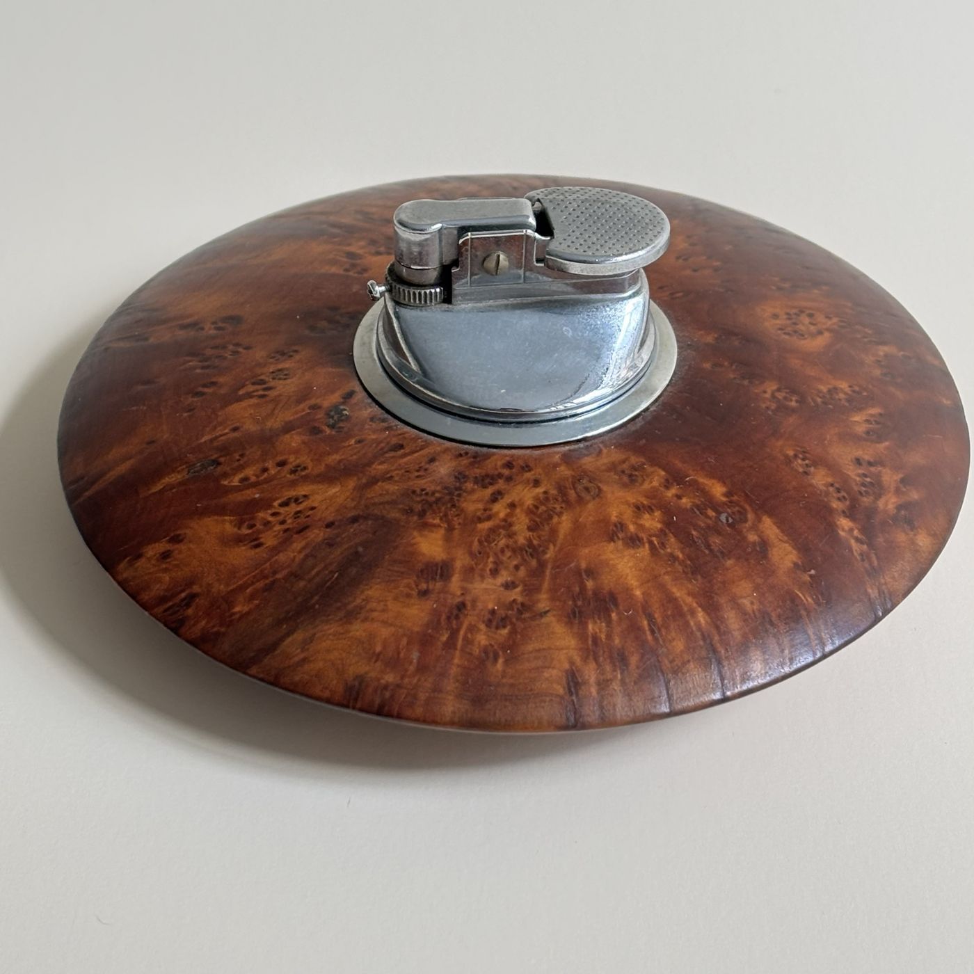 Briquet De Table En Loupe D'Orme