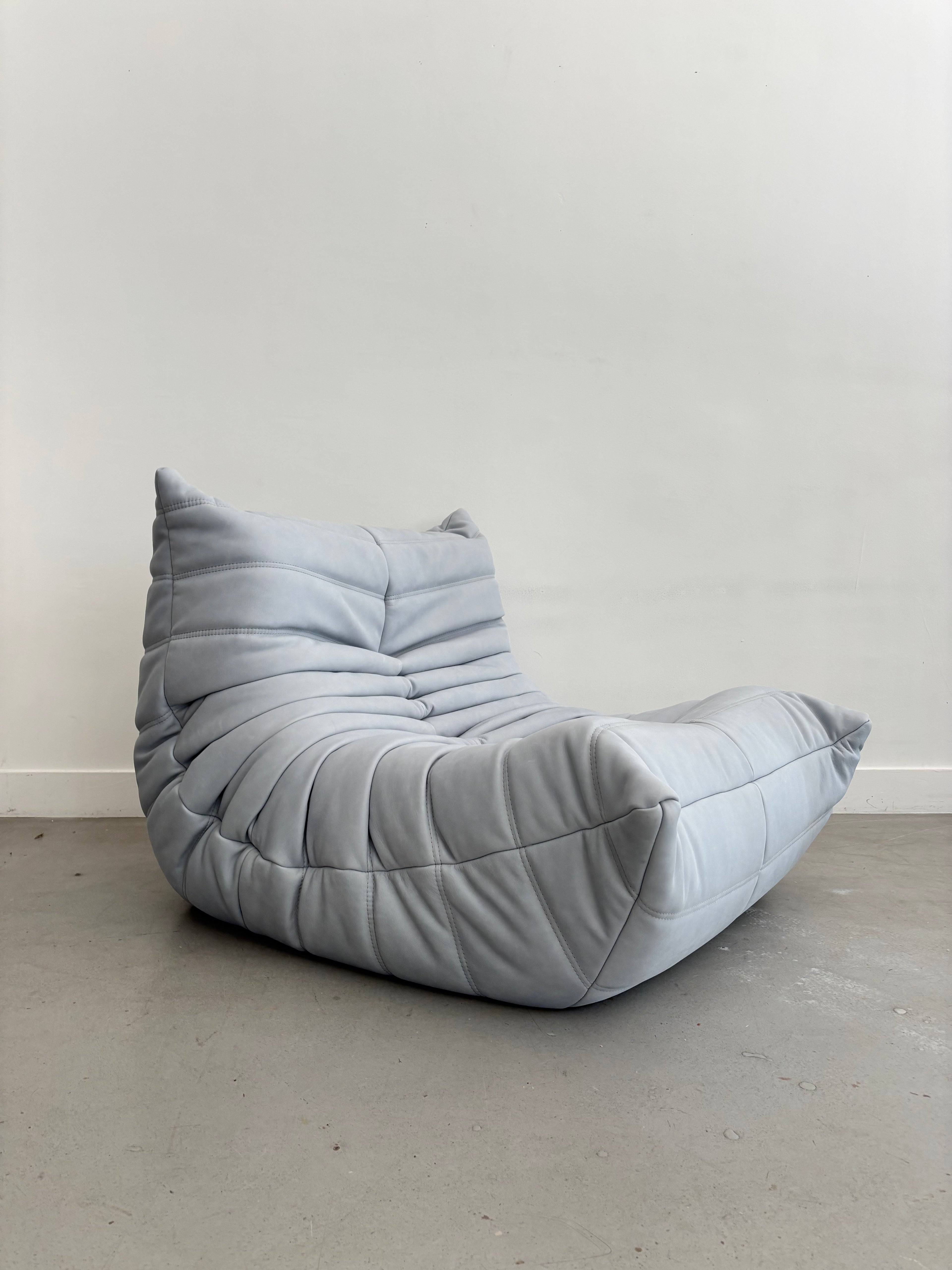 Chauffeuse Togo por Michel Ducaroy para Ligne Roset