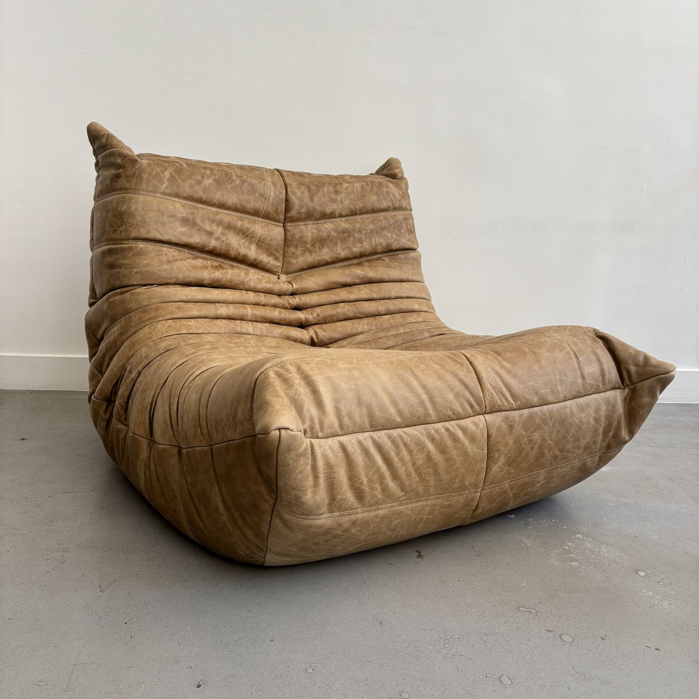 Chauffeuse Togo por Michel Ducaroy para Ligne Roset