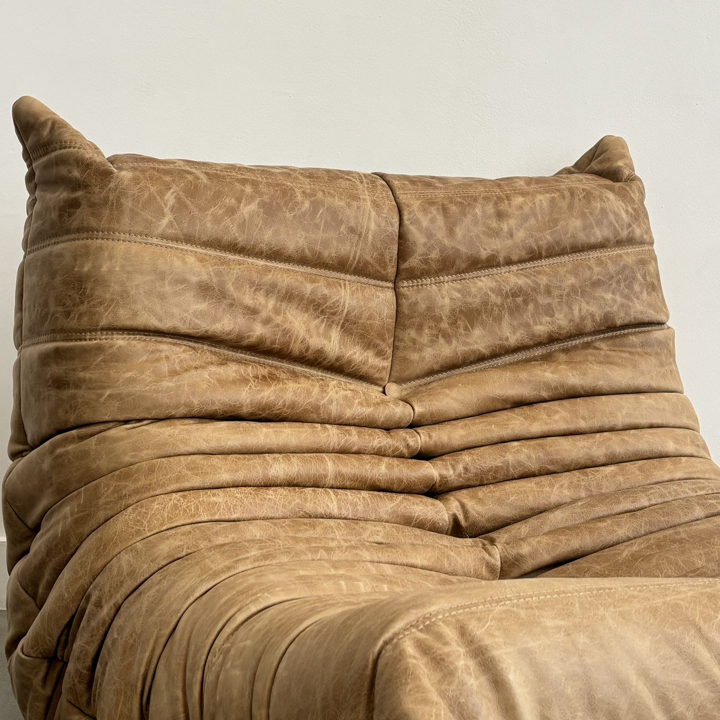Chauffeuse Togo por Michel Ducaroy para Ligne Roset