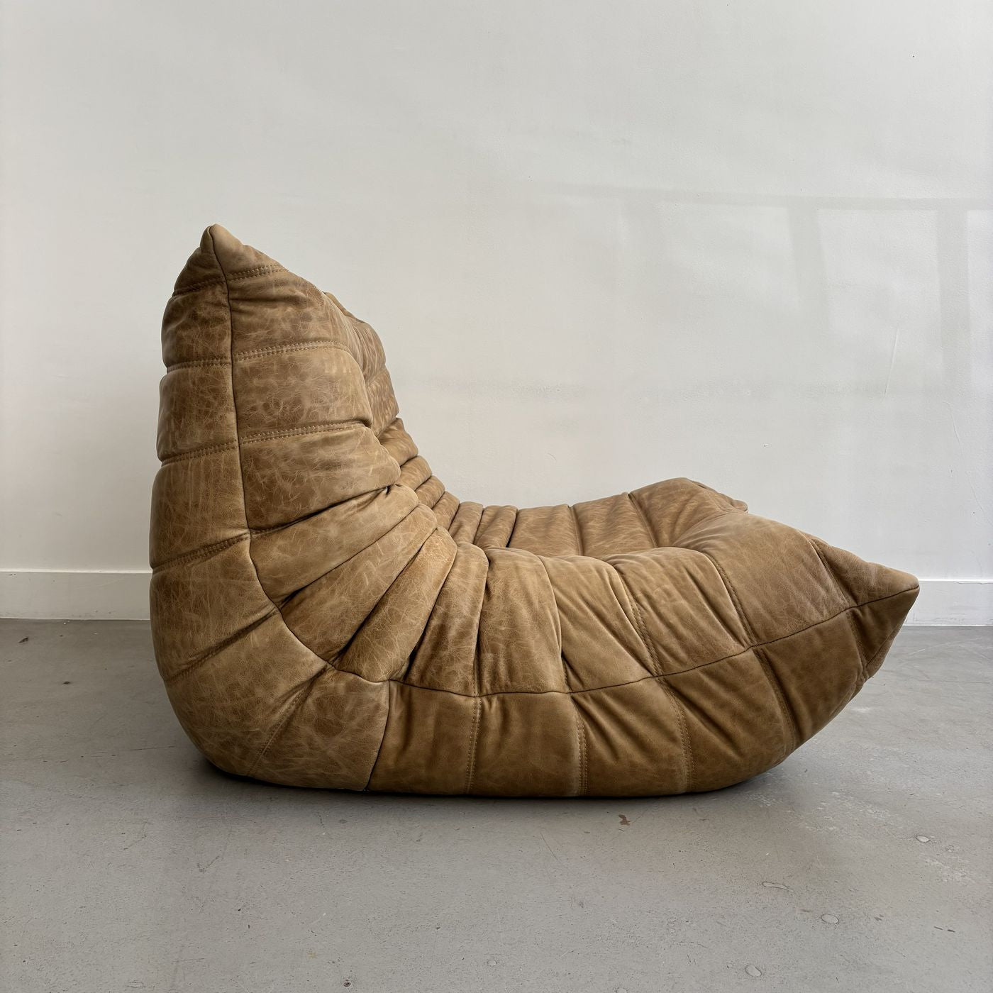 Chauffeuse Togo por Michel Ducaroy para Ligne Roset