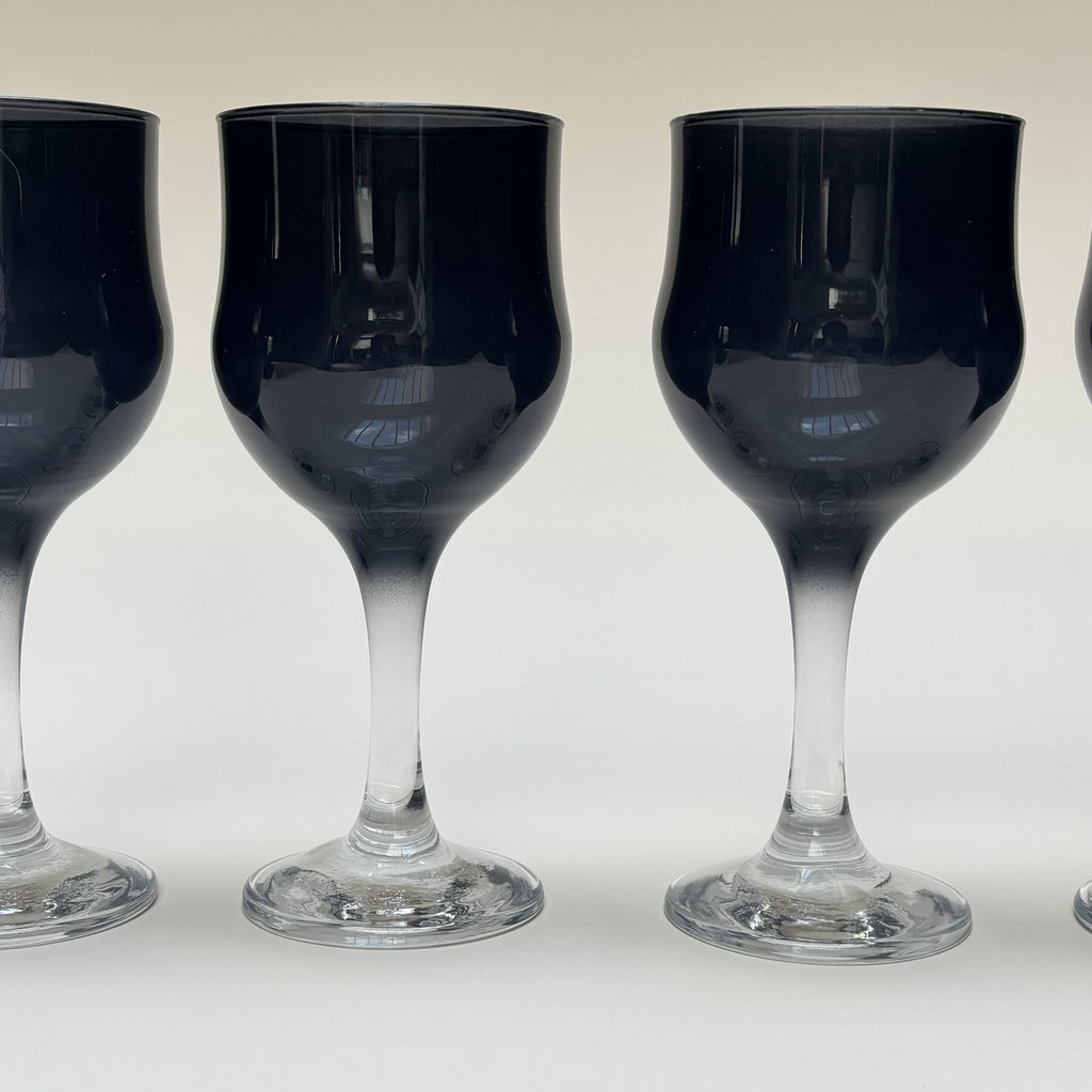 Juego De Copas De Pie Negro.