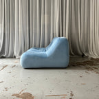 Sofá de 2 plazas Kali azul de Michel Ducaroy para Ligne Roset