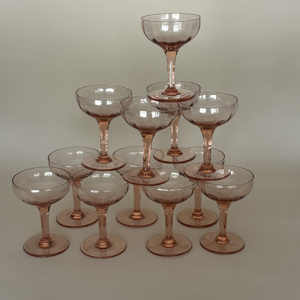 Ensemble De 12 Verres À Pied Rose