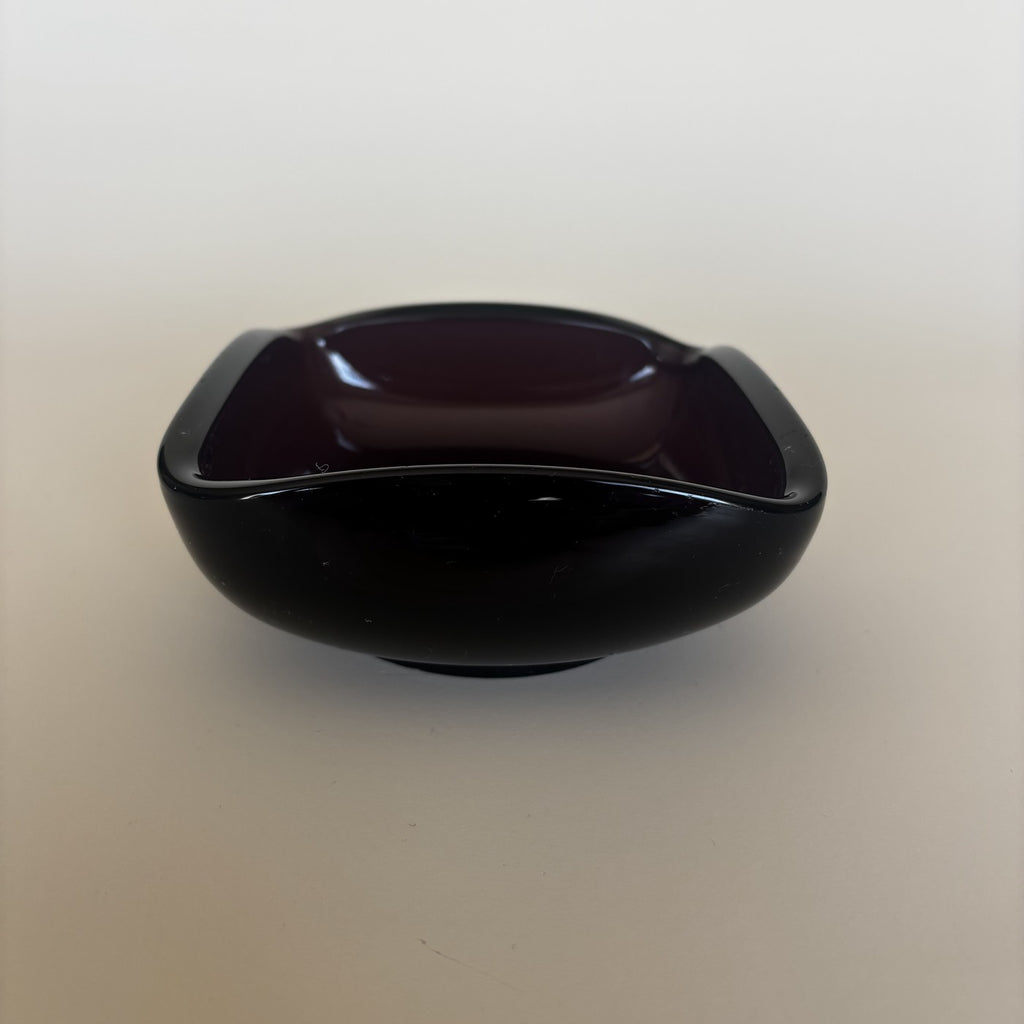 Vaciabolsillos de cristal morado