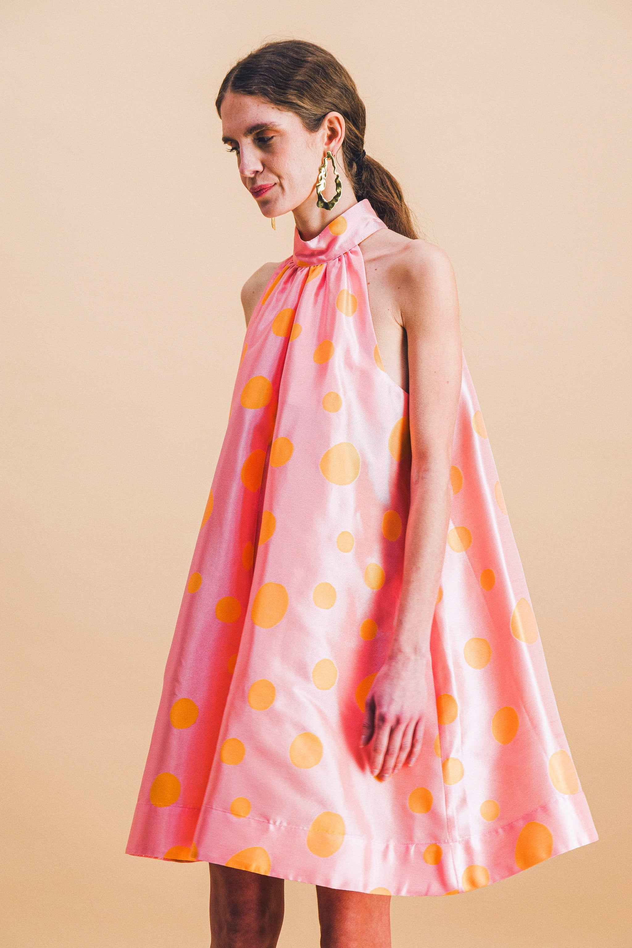 Vestido Paule con lunares oscilantes