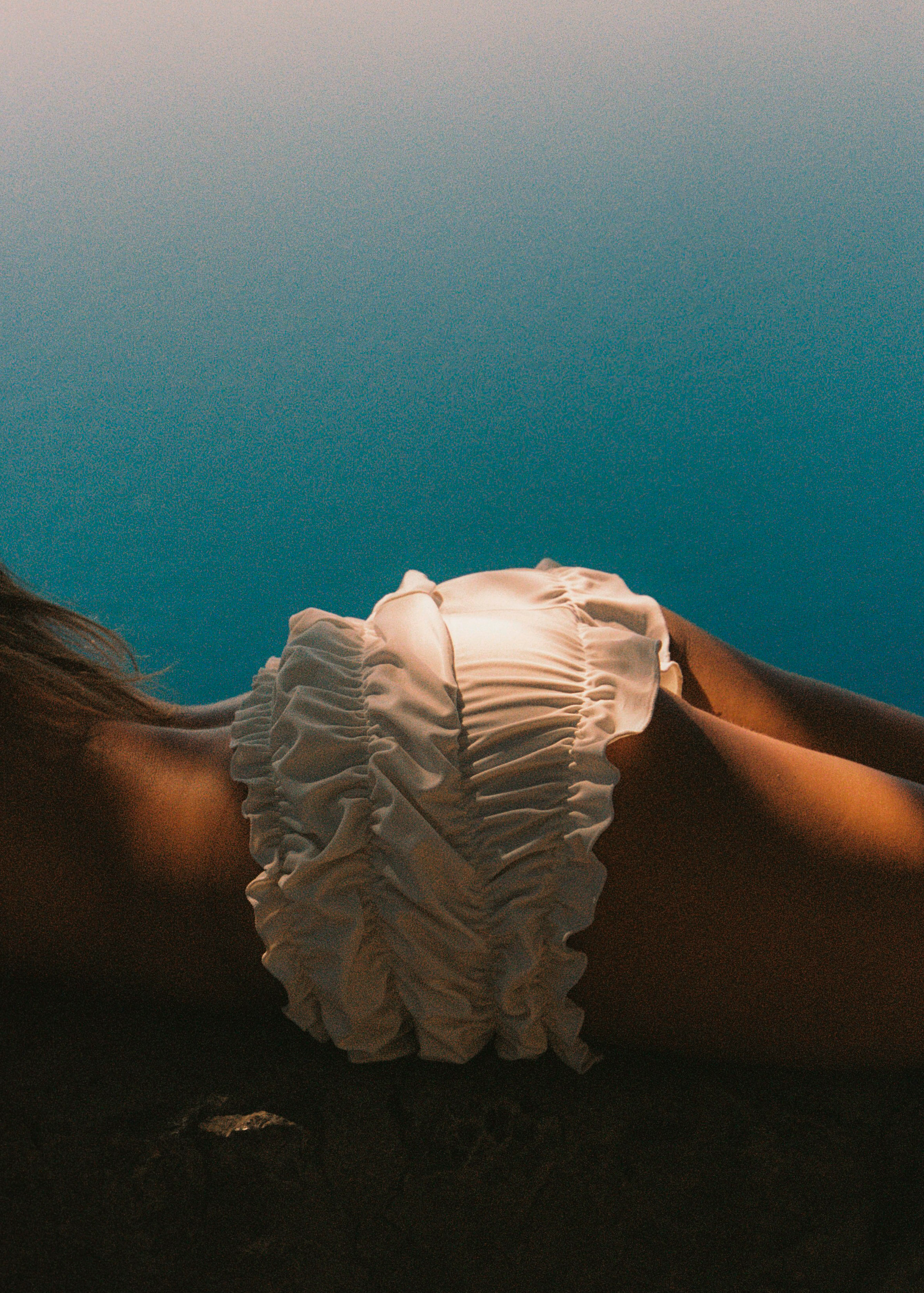 Milos Short - Nuage