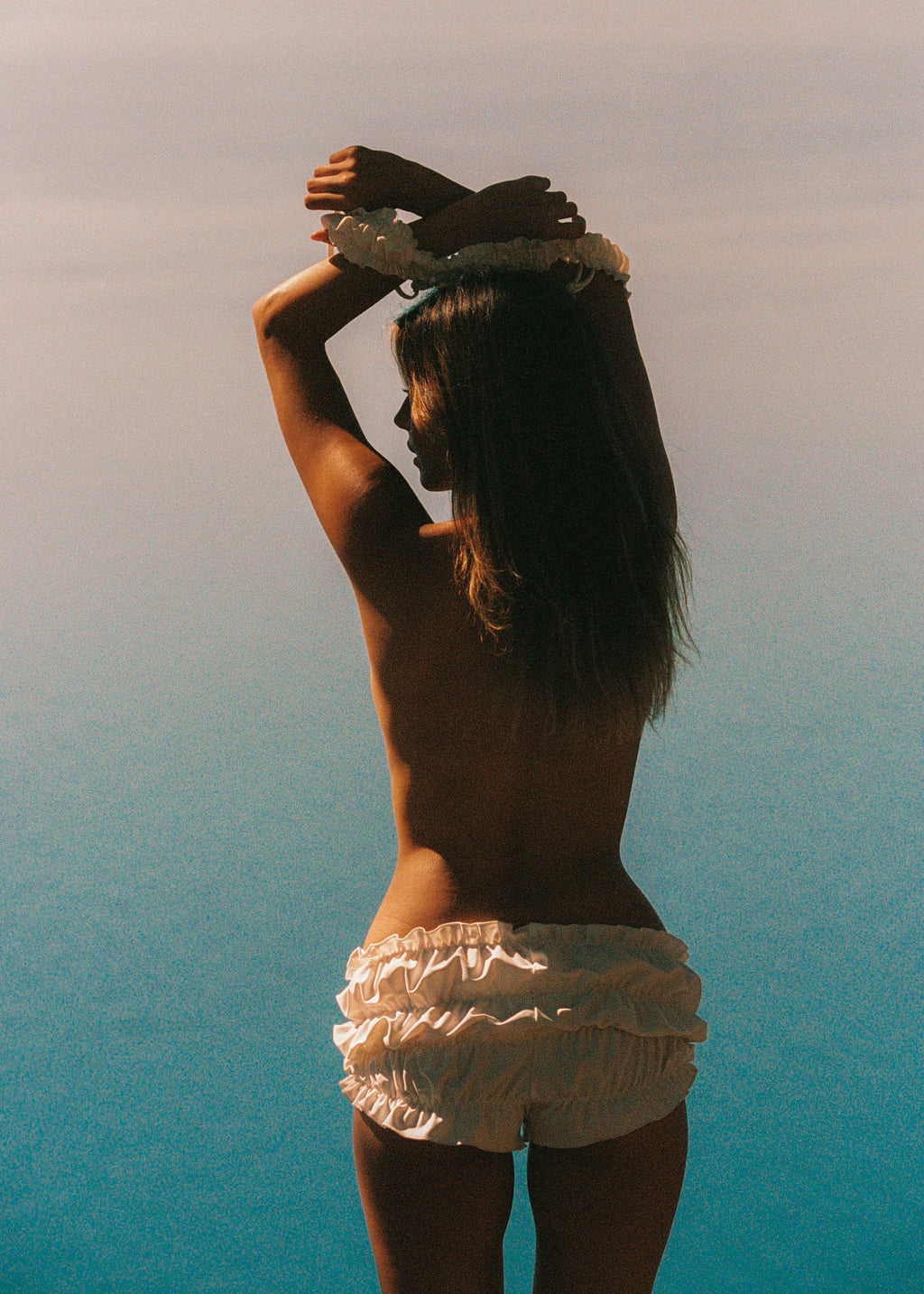 Milos Short - Nuage