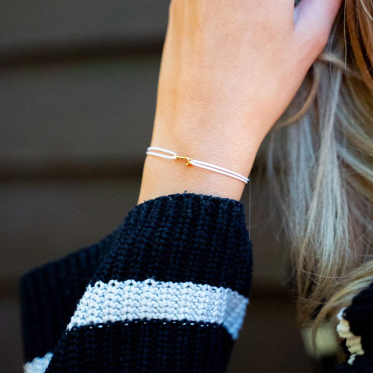 Bracelet J - Doré - Noir