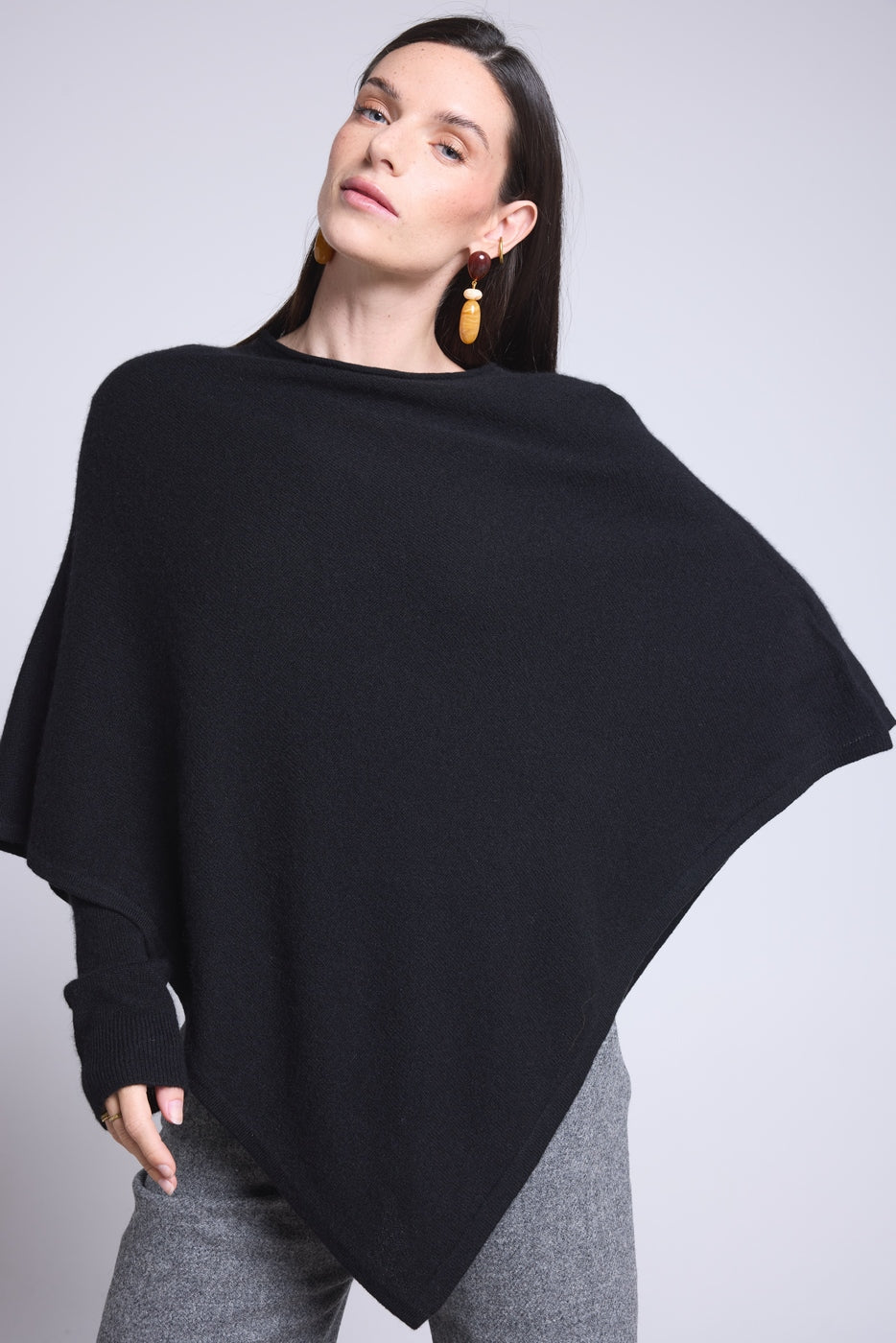 Capa Poncho Isadora - Negro - Mujer