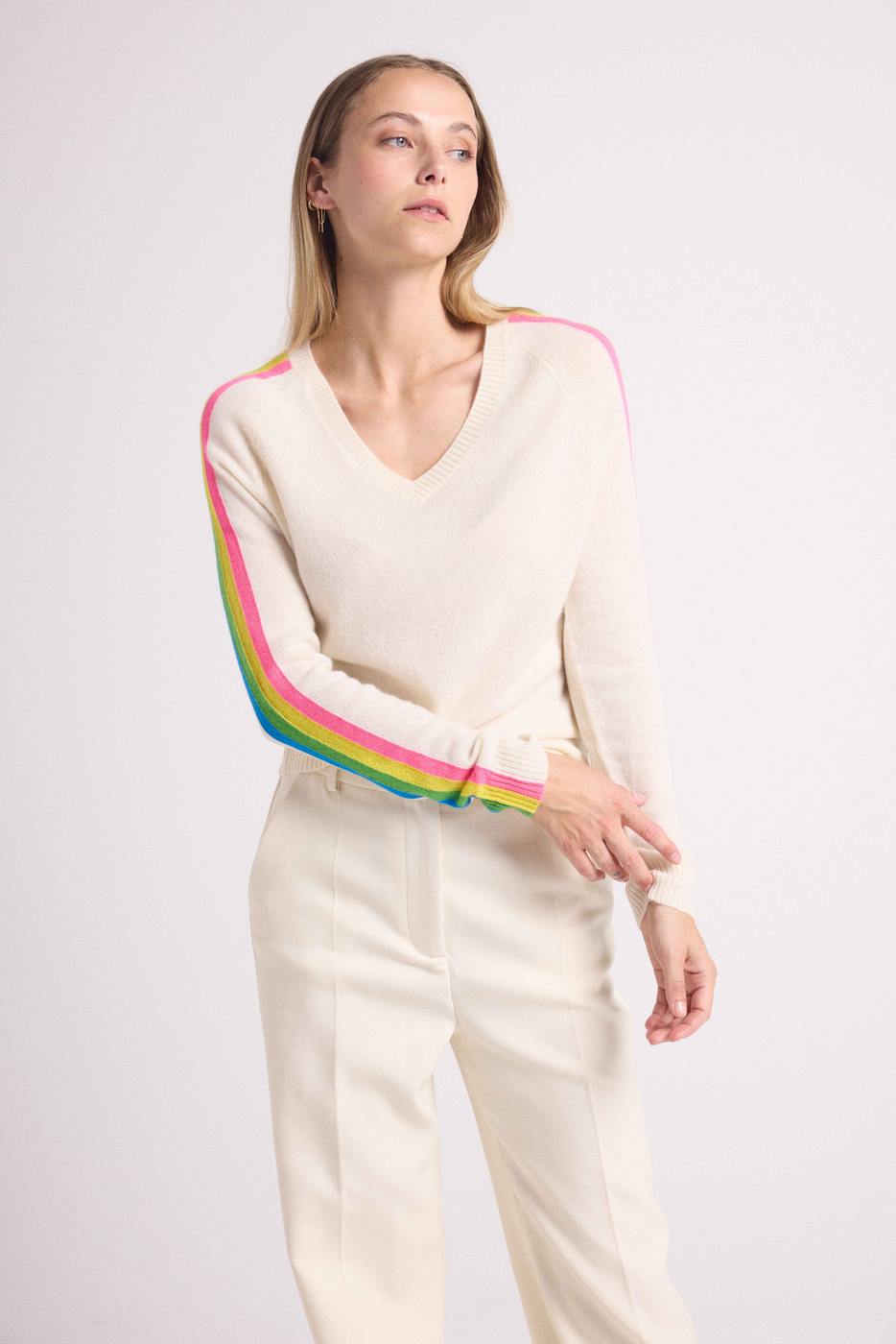 Pull Col V Bandes Arc En Ciel Manches Java - Blanc