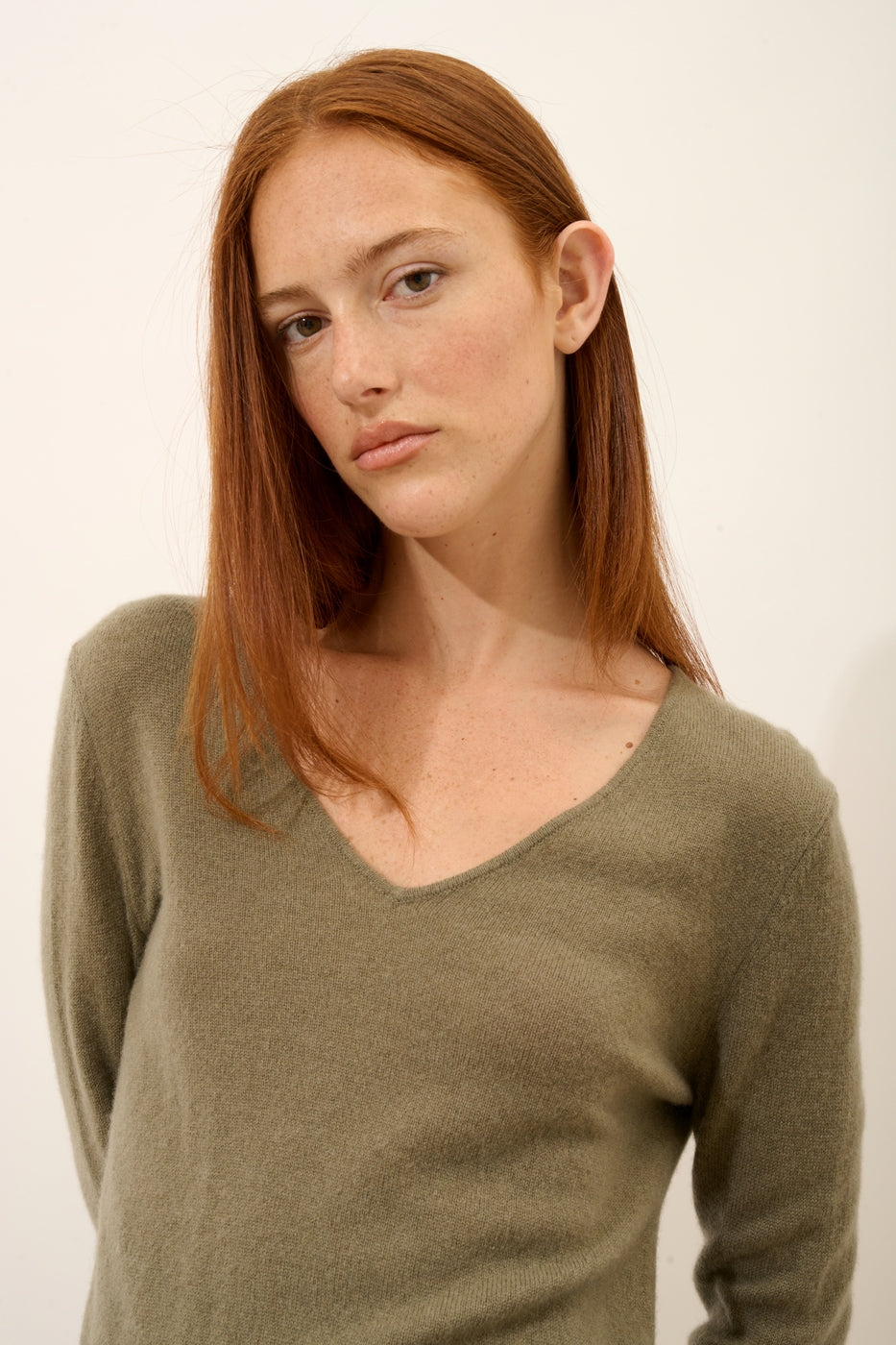 V-neck Jumper - Joan - Army Green