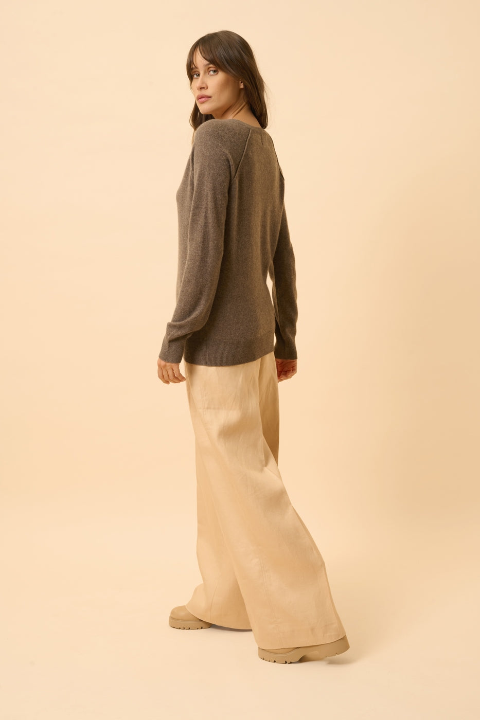 V-Neck Jumper - Phoebe - Mottled Taupe