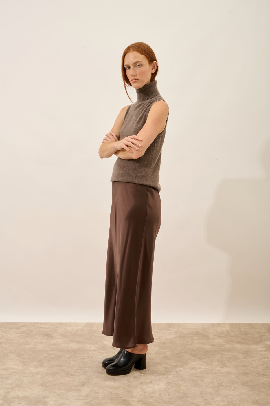 Sleeveless Roll-Neck Jumper - Violet - Mottled Taupe