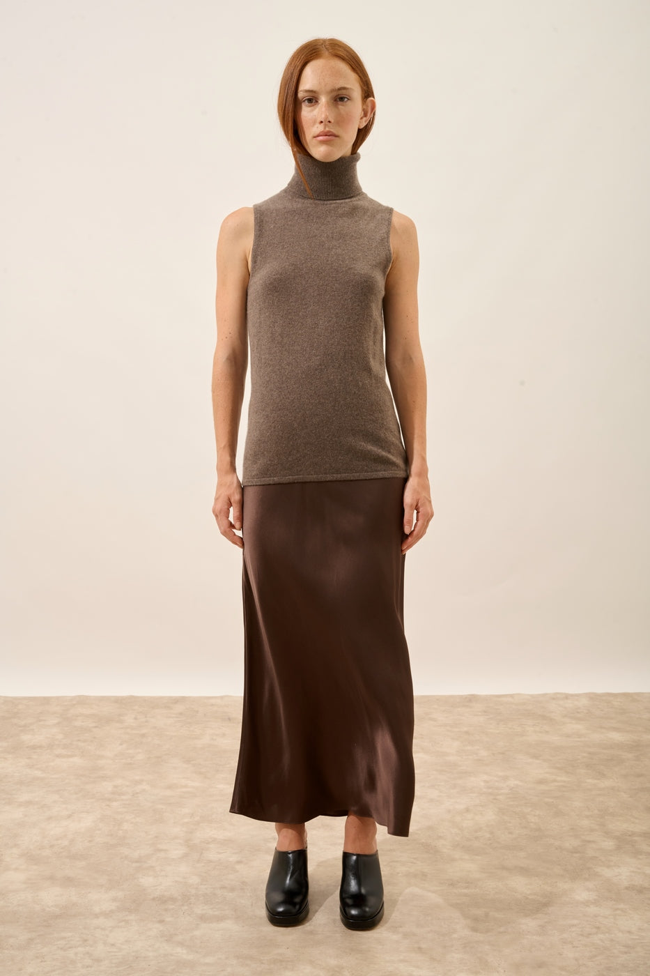 Sleeveless Roll-Neck Jumper - Violet - Mottled Taupe