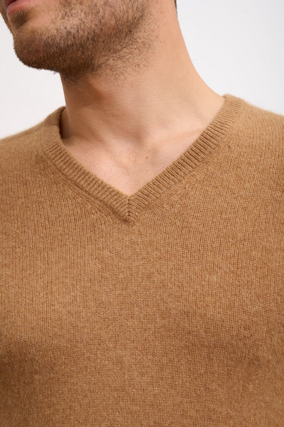 Jersey de Cuello en V de 4 Cabos - Nathan - Avellana