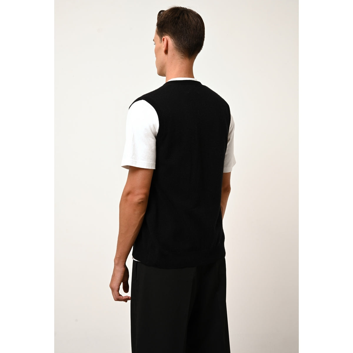 Sleeveless V-Neck Cardigan - Lana - Black