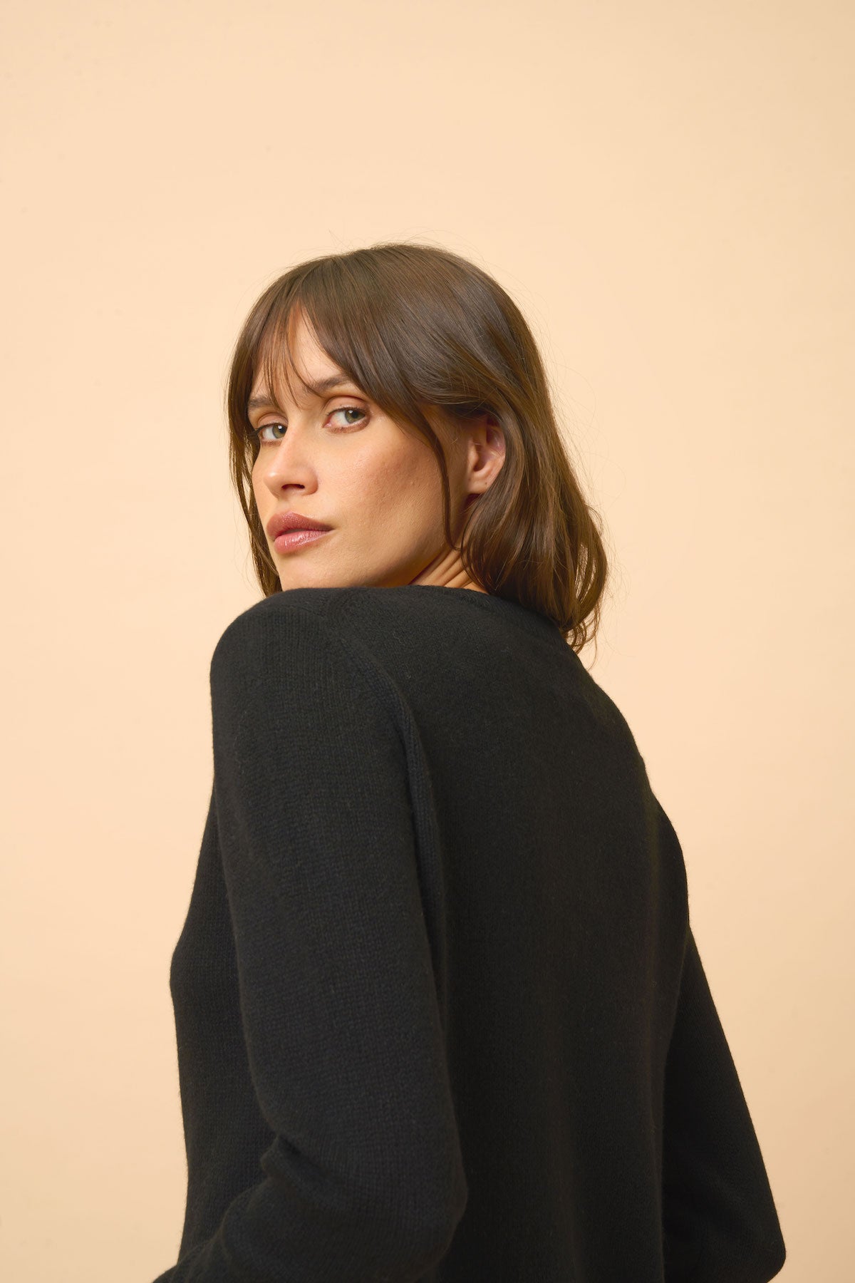 4 Thread Round Neck Sweater - Lexini - Black