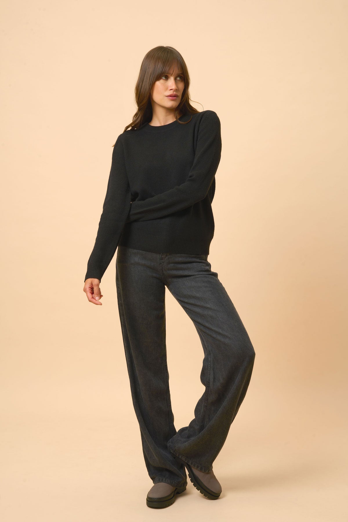 4 Thread Round Neck Sweater - Lexini - Black