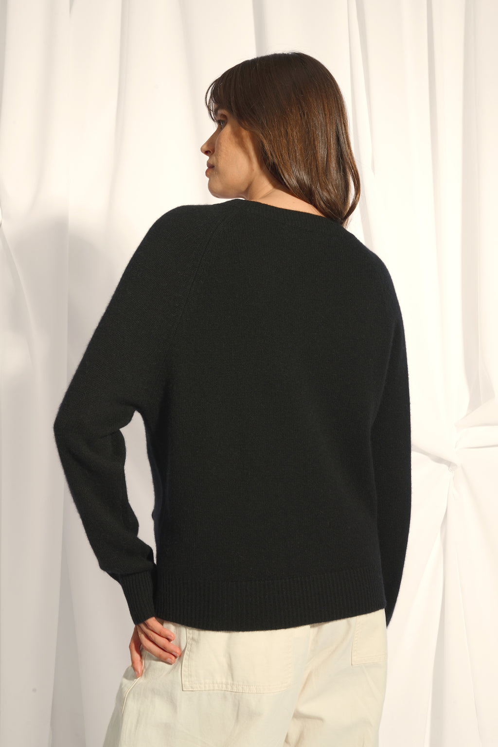 4-Ply Crew Neck Jumper - Kona - Black