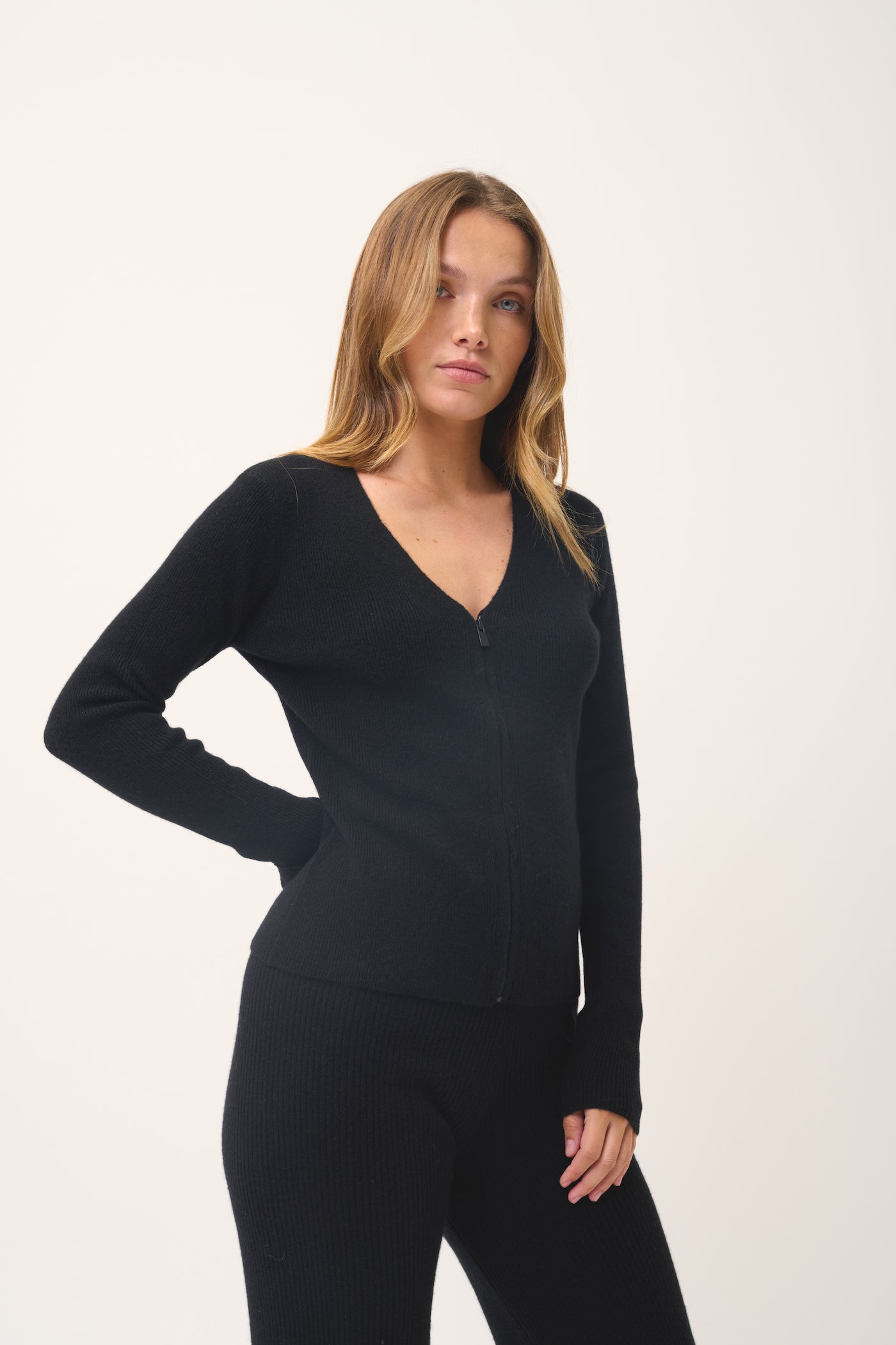 Gilet Zippé Col V Zion - 100% Cachemire 2 Fils - Noir - Femme
