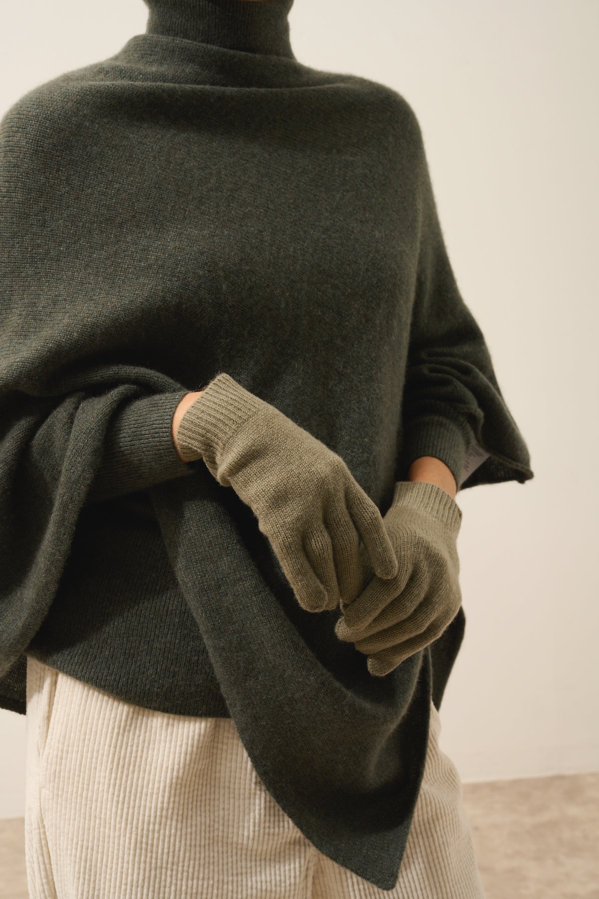 Yann 4-Ply Gloves - 100% Four-Ply Cashmere - Army - Unisex
