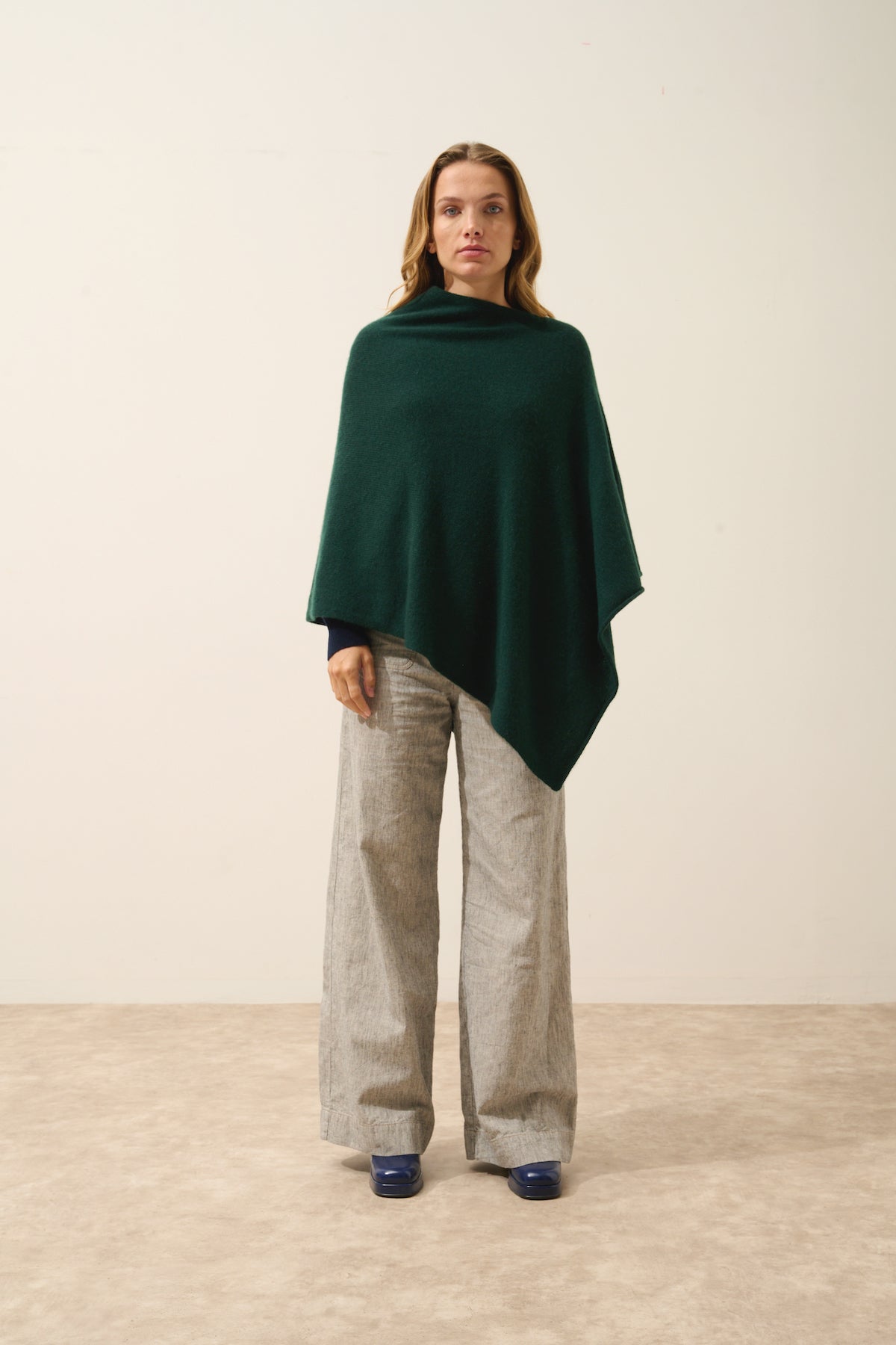 Poncho 4 Cabos - Ashley - Ciprés