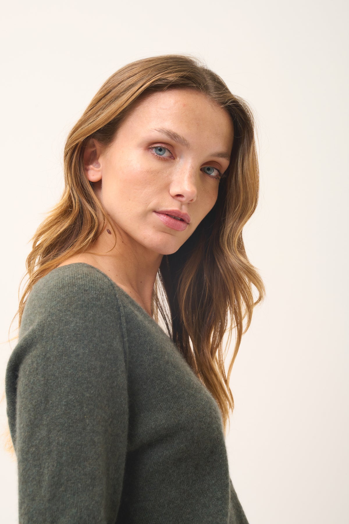 V-Neck Jumper - Phoebe - Marl Khaki