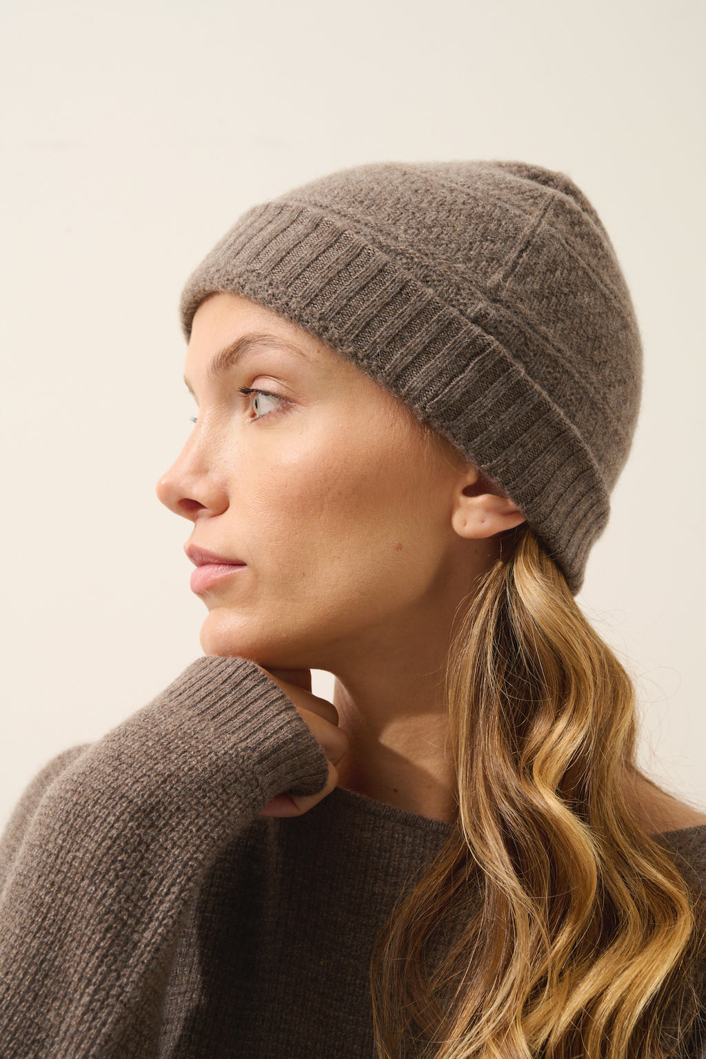 4-Ply Beanie - Ember - Mottled Taupe