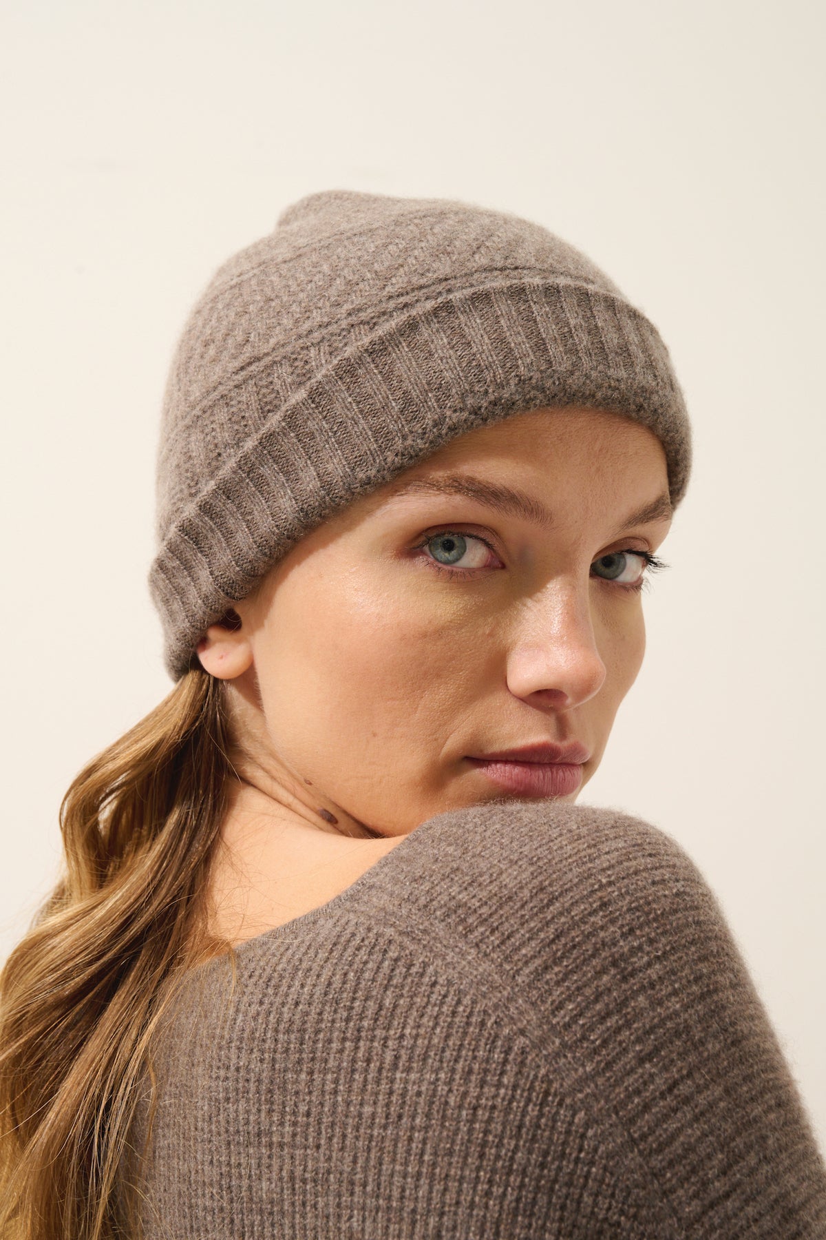 4-Ply Beanie - Ember - Mottled Taupe