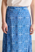 Spring summer 2025 collection Garance paris Fluid blue skirt elasticated waist patterned model 