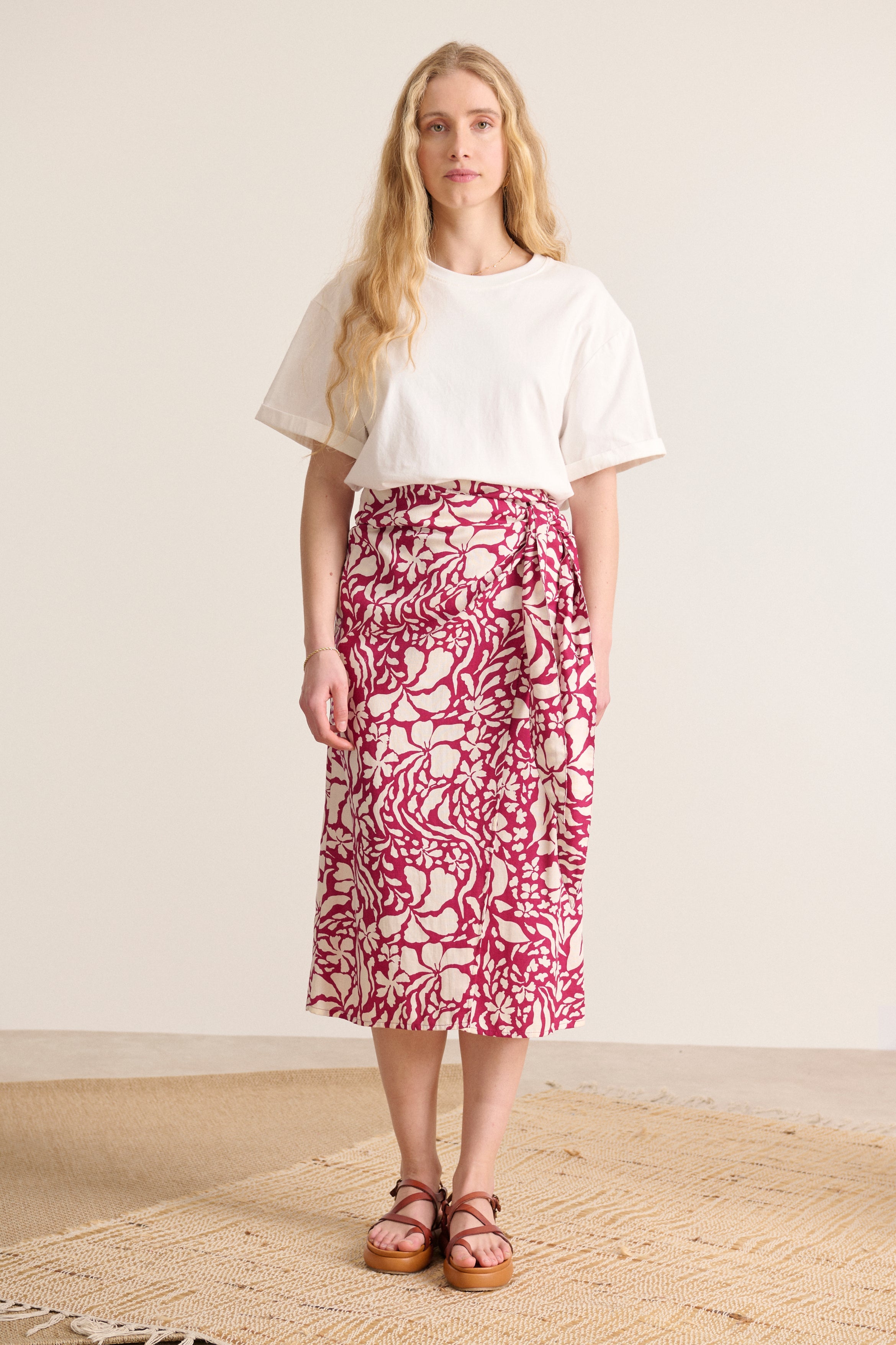 Wrap skirt with floral patterns in garnet color, straight cut, French brand Garance Paris 