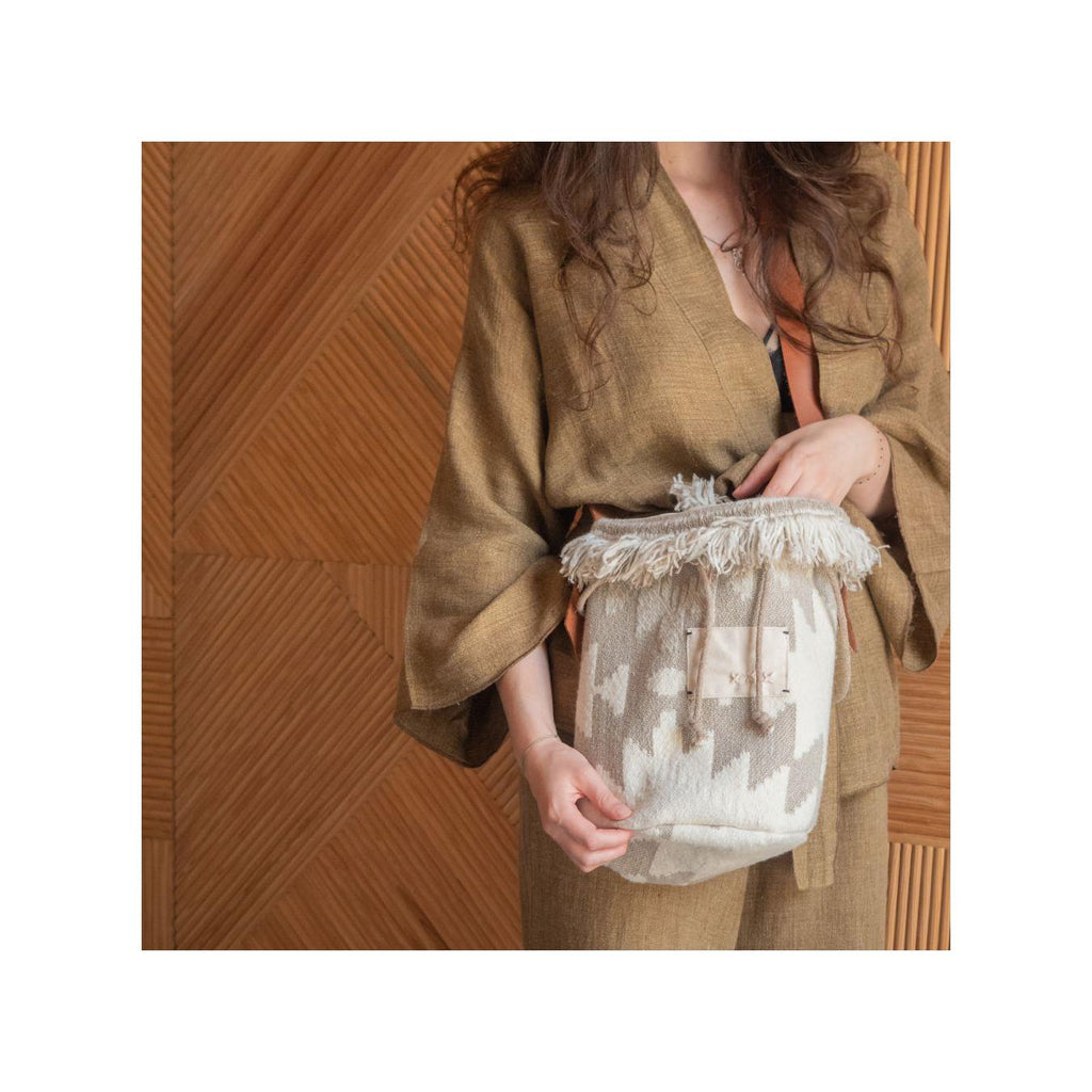 Bolso bombonera de lana con motivo kilim - Kayak - Crudo